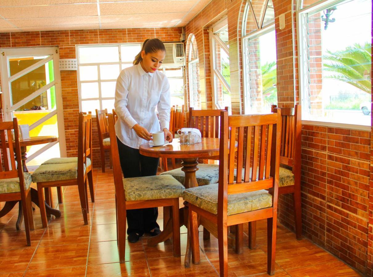 Hotel Tutul-Ha Escárcega エクステリア 写真
